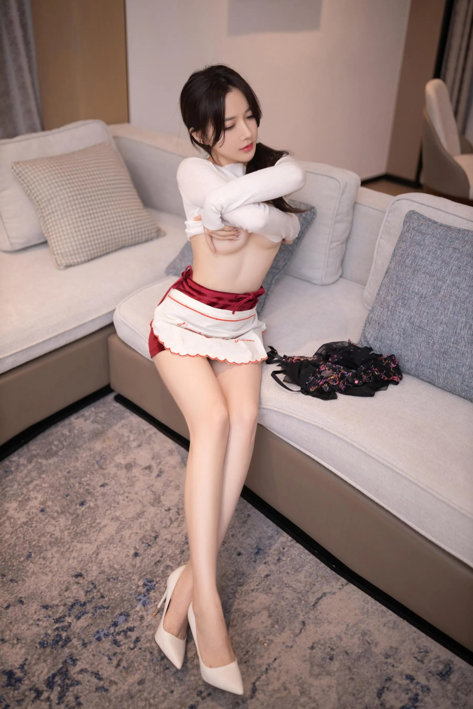 NO.0003 秀人名模鱼子酱Fish内部私购未上架《暗墙》写真 [73P]插图1